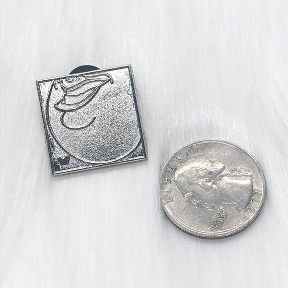 🔮 5/$25 Disney Smiling Villains The Little Mermaid‎ Ursula Chaser Pin - Picture 2 of 3